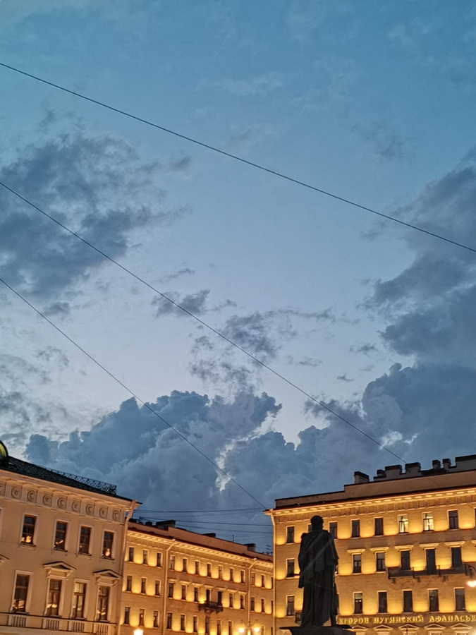 Небо Питера - это просто что-то нереальное!