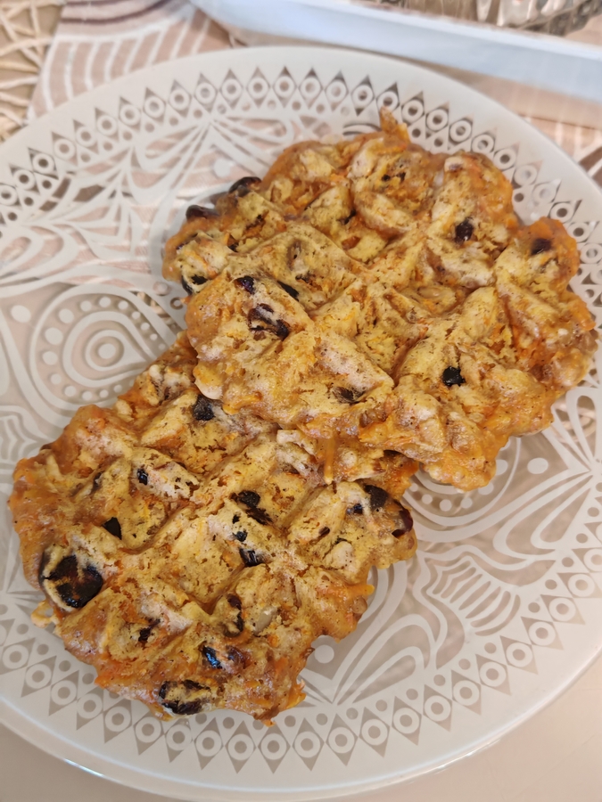 Морковные вафли с вяленой клюквой и грецким орехом