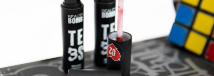 Муссовая помада Te3s в 02 и 03 оттенках из осенней коллекции Hooliguns от Beauty Bomb