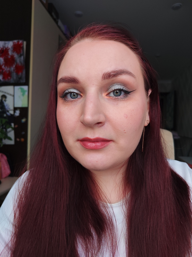 Тусклый свет от окна