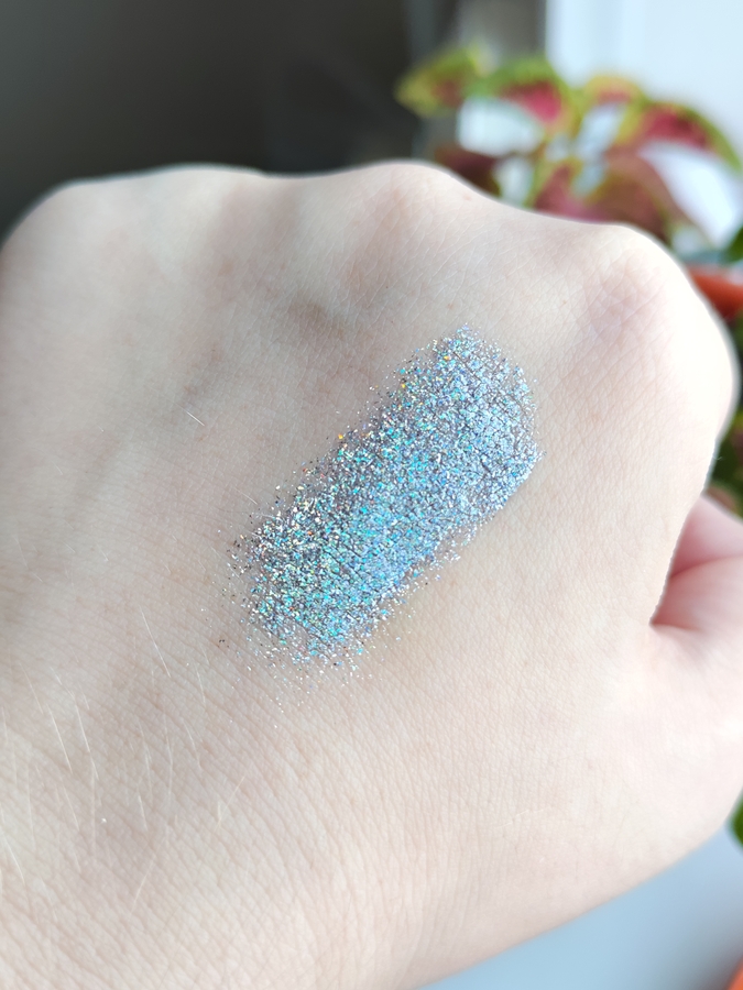 Дневной свет у окна