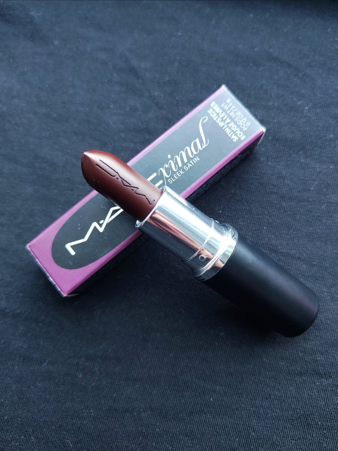 Дневной свет у окна.