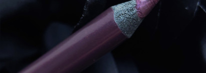 Изюминка в макияже с карандашом Shik Kajal Liner в оттенке 07 Universe. Палитра Cultist Robe Palette