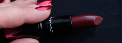 И снова про MAC! Хорошая помада или просто баловство? Mac Love me lipstick 410 La femme в бордовом оттенке