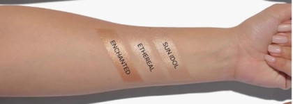 Золотой хайлайтер в прямом смысле: Anastasia Beverly Hills Glow Seeker в оттенке Enchanted