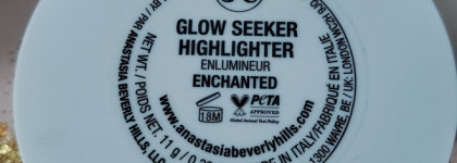 Золотой хайлайтер в прямом смысле: Anastasia Beverly Hills Glow Seeker в оттенке Enchanted