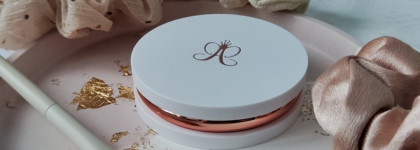 Золотой хайлайтер в прямом смысле: Anastasia Beverly Hills Glow Seeker в оттенке Enchanted