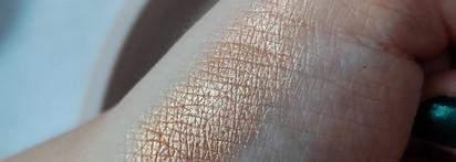 Золотой хайлайтер в прямом смысле: Anastasia Beverly Hills Glow Seeker в оттенке Enchanted