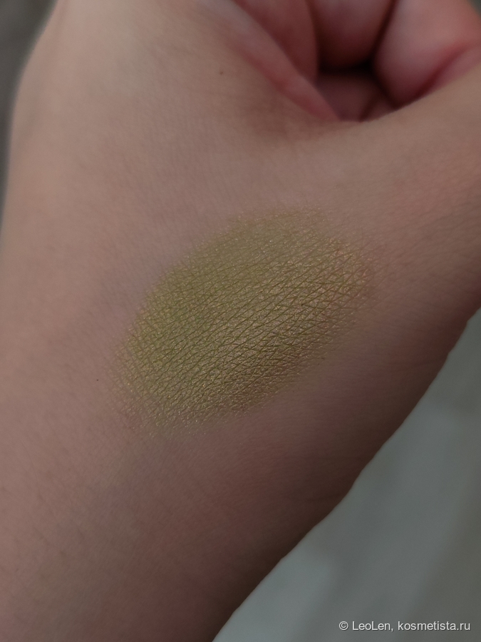 Дневной свет, в глубине комнаты