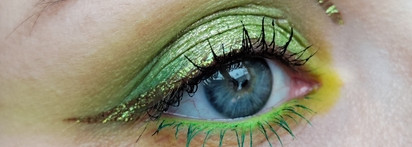 Matcha week. Яркие глаза с карандашом Beauty bomb Trippie eye 02 Green