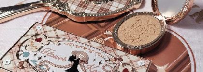 Моя нежная прелес-с-сть! Румяна Flower Knows Chocolate Series Embossed Blush 02 Knitted Bear