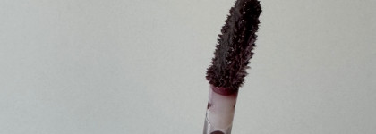 Идеальный тающий блеск Huemi Melting Glaze Lip Gloss в оттенке смородинового вина #03 On Glam