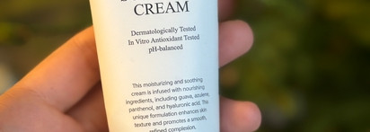 В оттенках голубого: кремы Benton Guava Moisture Soothing Cream и Dear, Klairs Midnight Blue Calming Cream