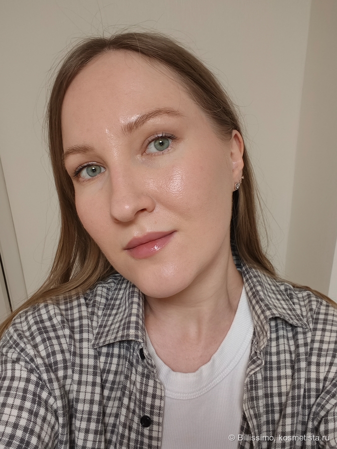 Сразу после нанесения вместе с пудрой