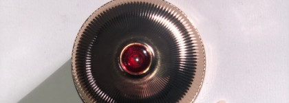 Королевский уход с кремом для кожи вокруг глаз Missha Chogongjin Sosaeng Jin