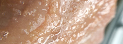 Стираю целлюлит, лежа на диване: делюсь совсем не секретными секретами