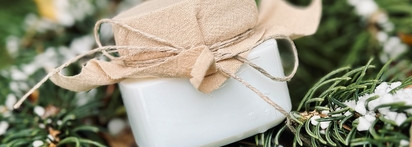 Букет пионов в Ароматической интерьерной свече Uvinion