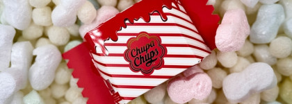 Не путать с конфетами: Chupa Chups Candy Glow Cushion Strawberry 1.0 Ivory SPF 50+ PA**++ , 14 г