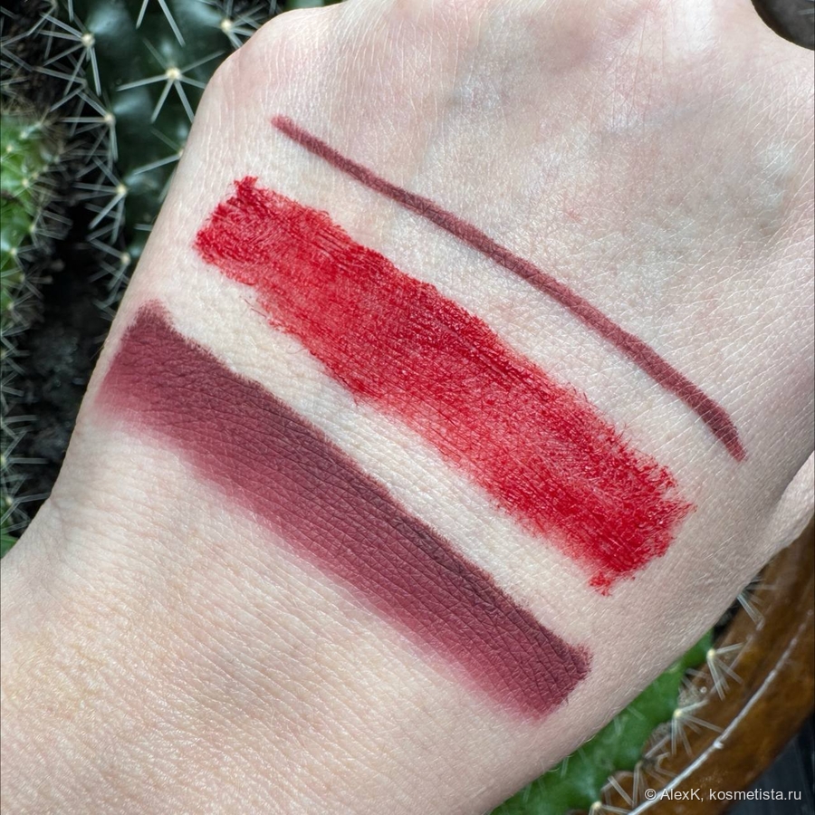 Сравнение с тушью. Слева направо: Ok Beauty Color Salute Slide & Stay Burgundy, тушь Climt Cosmetics Ruby Red, тот же карандаш