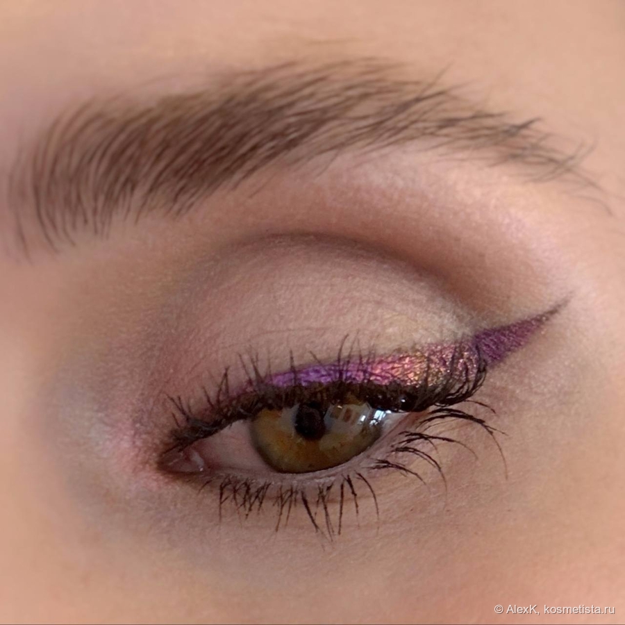 Parisa Cosmetics Gel Eyeliner №802 в стрелке в качестве подложки под хроматик Возвышение Тамми Танука