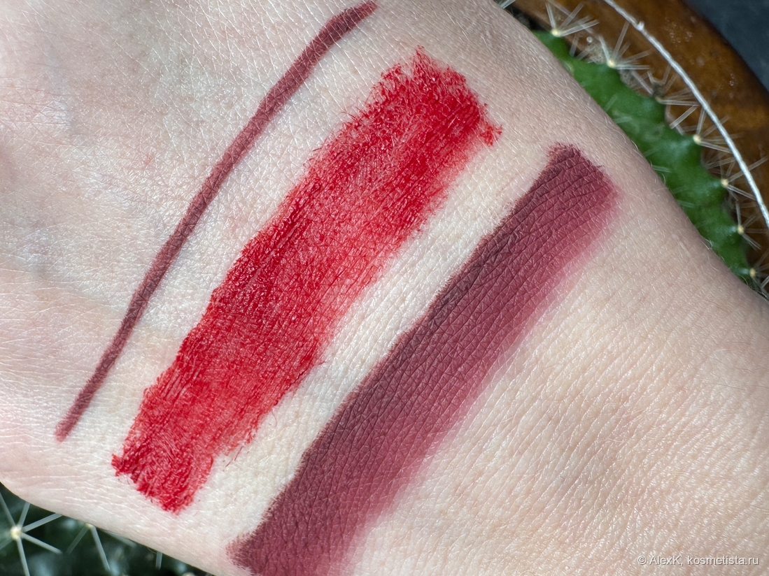 Сравнение: тушь Climt Ruby Red vs карандаш для глаз OK Beauty Color Salute Burgundy. Тушь - центральная полоса. Дневной свет