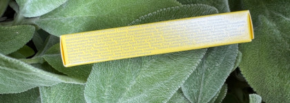 Что может быть проще? Rhode Peptide Lip Tint Lemontini