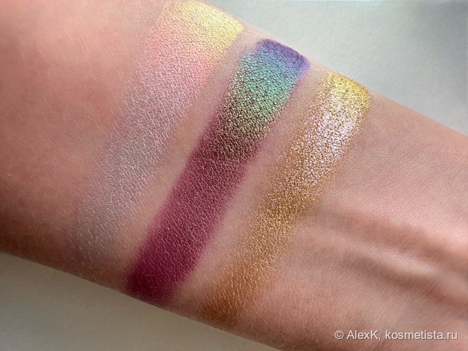 Слева направо: 066 Истома, 146 Горькая Роза(первый выпуск), Завсегдатай Мистических салонов. Все Тамми Танука