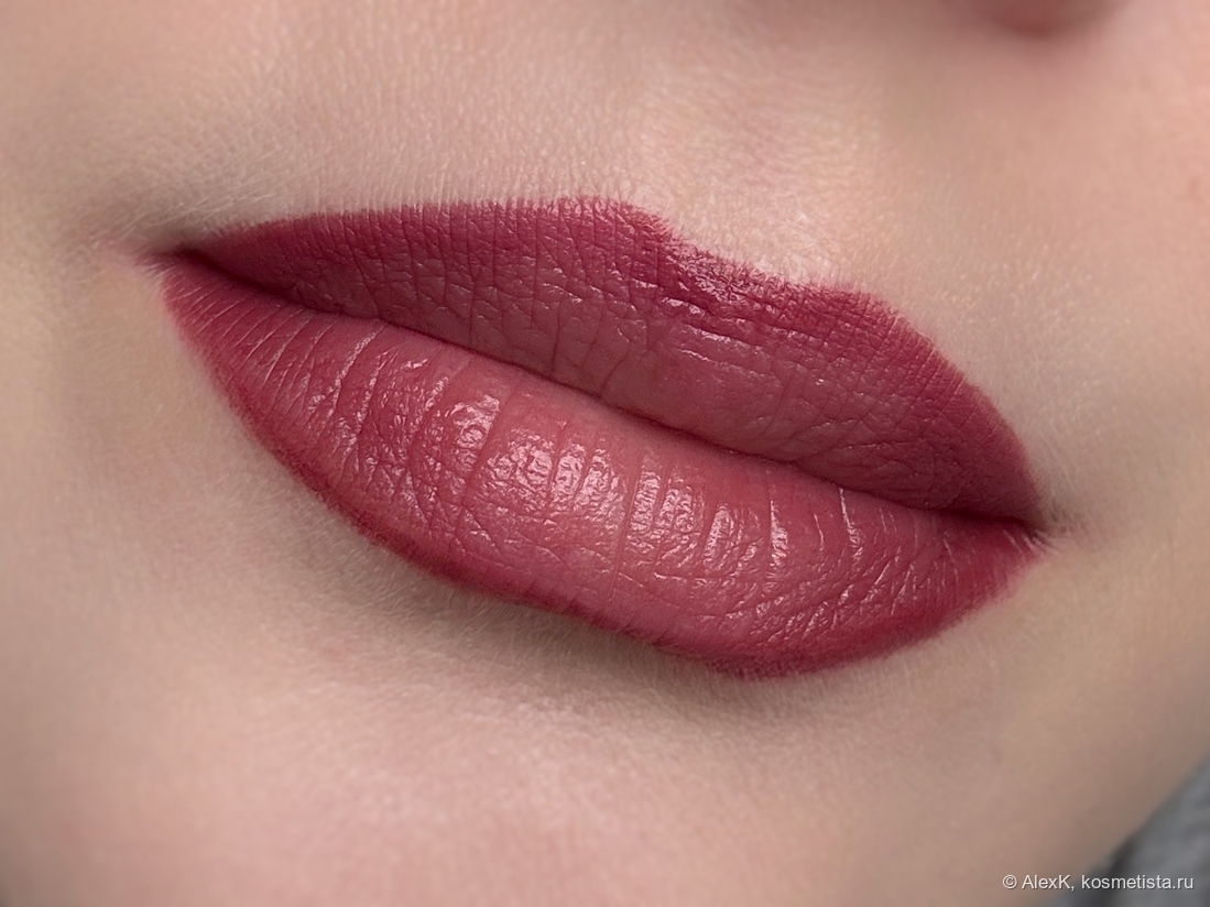 Сделала контур карандашом Catrice Plumping Lip Liner №180 Cherry lady