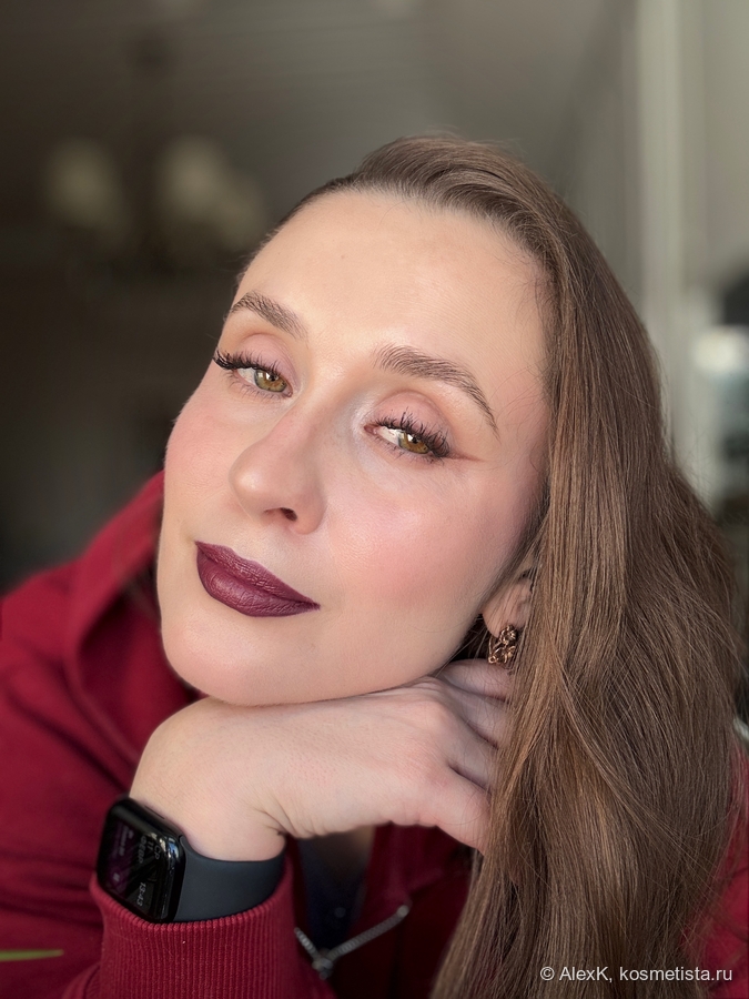 В последний момент поэкспериментировала с помадой и темно-сливовым карандашом Influence beauty Lipfluence №12