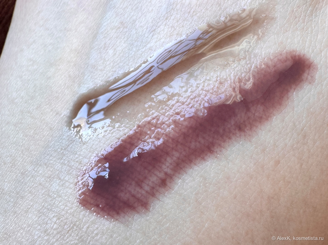 Сравнение. Сверху - Rhode Peptide Lip Tint. Снизу - Influence Beauty Glow Injection, 10 Quantum.