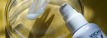 Лёгкая текстура и качественная защита лица от солнца. Vichy Capital soleil uv-age daily spf50+