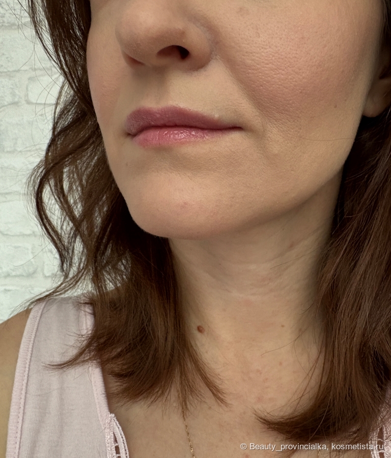 Clio Essential Lip Cheek Tap поближе на губах