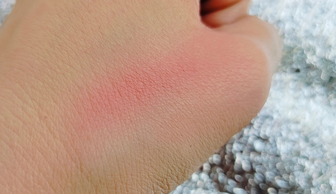 BYS Blusher Rose Quartz, свотчи - растушевка