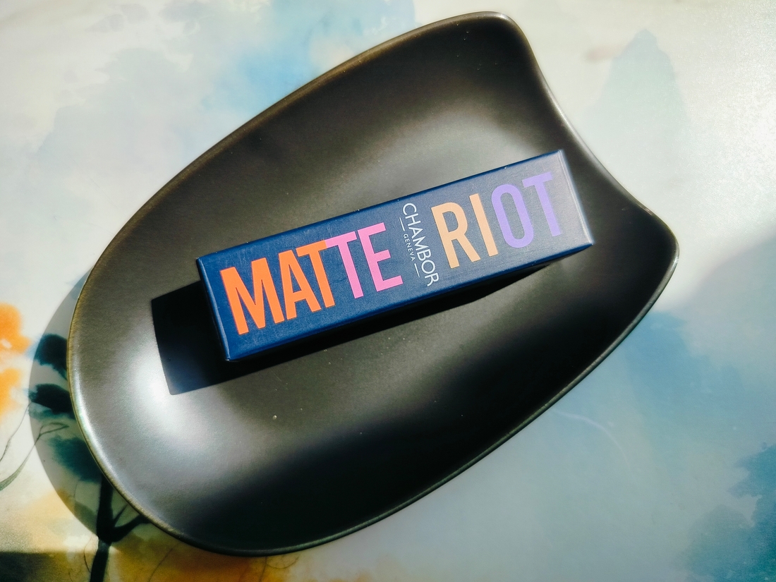 Chambor Matte Riot в оттенке #257 Mauve Rose, картонная каробочка