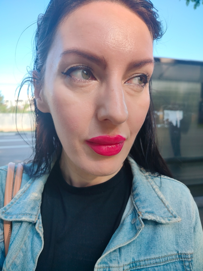 Bourjois Rouge Edition Velvet в оттенке №14 PlumPlum Girl в общем образе