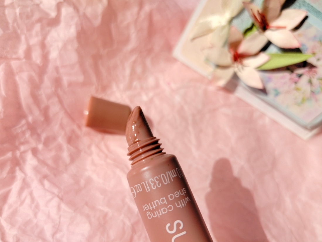 Essence The Super Peptide Glossy Lip Treatment