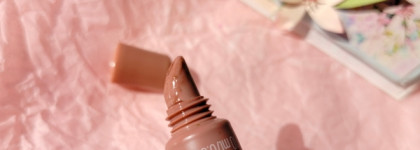 Хайповый блеск Essence The Super Peptide Glossy Lip Treatment 03. Достоин ли внимания?