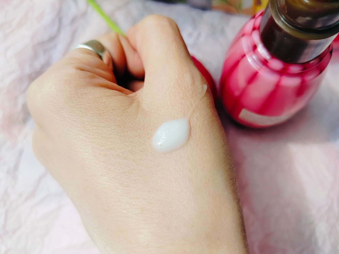 Milbon Deesse`s Elujuda Emulsion, консистенция