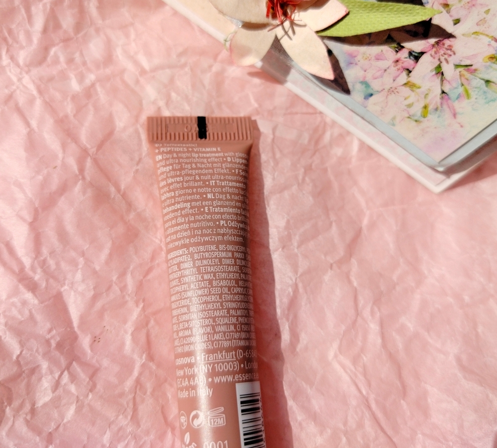 Essence The Super Peptide Glossy Lip Treatment