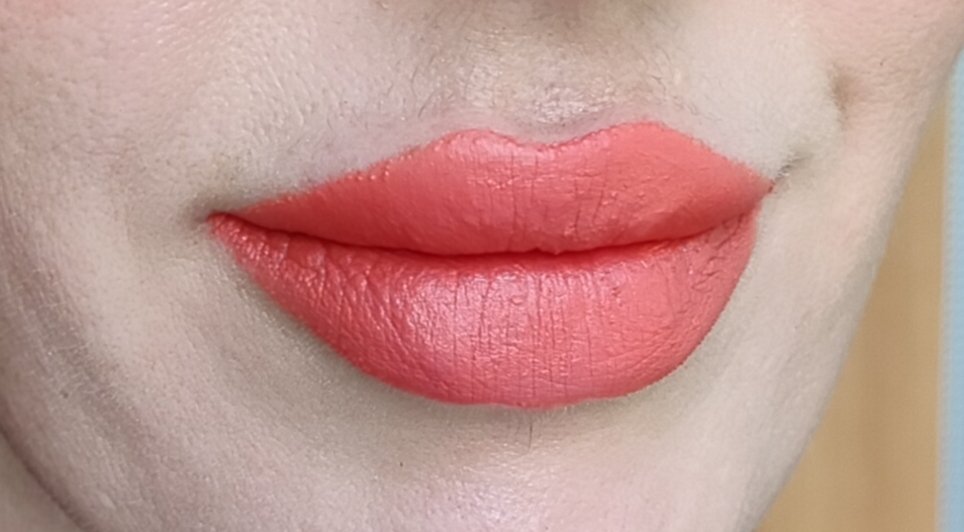 Bourjois Rouge Velvet The Lipstick #06 на губах