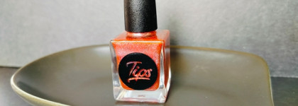 Holo Day: лак с эффектом голографии Nicholas II The Romanovs от Tips Nail Polish