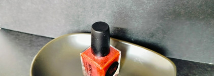 Holo Day: лак с эффектом голографии Nicholas II The Romanovs от Tips Nail Polish