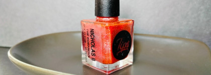 Holo Day: лак с эффектом голографии Nicholas II The Romanovs от Tips Nail Polish