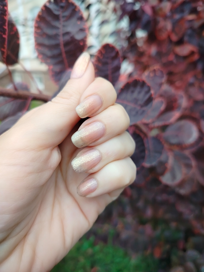 В один слой на нюдовой базе