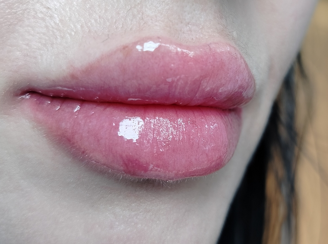 При естественном освещении