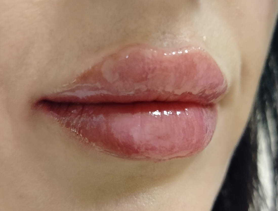 При искусственном освещении