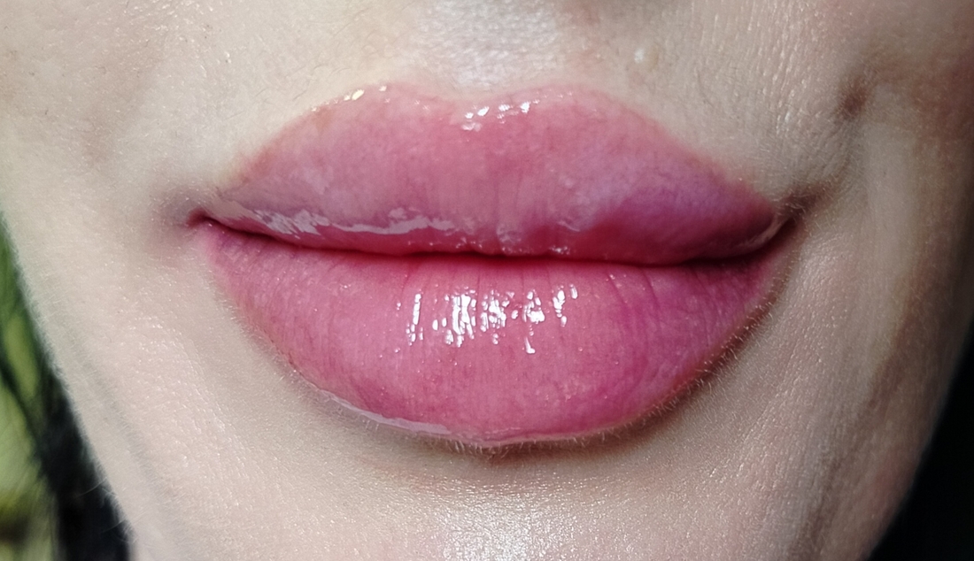 При естественном освещении