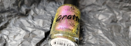 Мой первый лак от Grattol - Vandal Violet и, видимо, последний светоотражающий