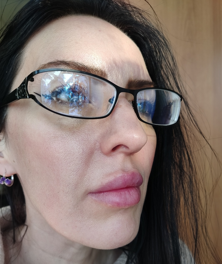 Нанесена только база под макияж Moonlight Glow Primer