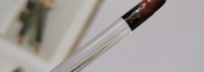 Arive Makeup Comfort Shine Lip Gloss в модном коричнево-винном оттенке - всем хорош, но есть нюанс